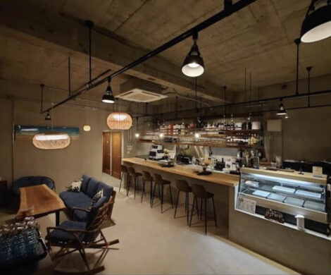 使われなくなった建物が人気カフェへ｜しまの工務店が手がけた、宮古島のリノベーション事例